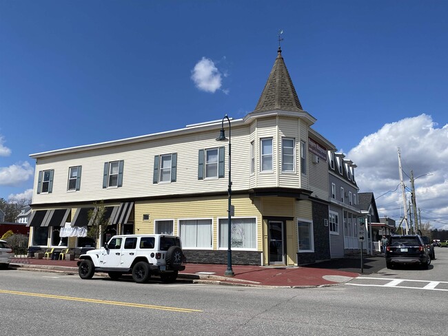 4 Martin St in Derry, NH - Building Photo - Building Photo