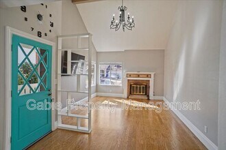 26020 Moreno Dr in Santa Clarita, CA - Building Photo - Building Photo