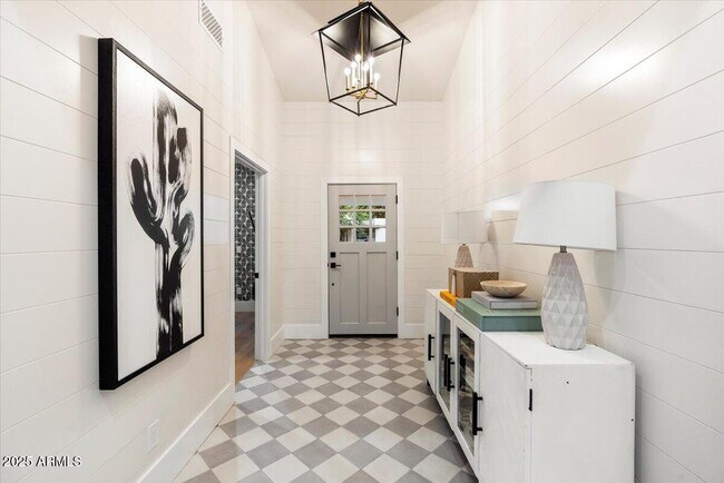 property at 8014 E Del Tesoro Dr