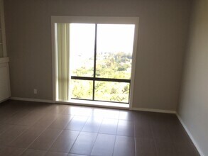 10 Scenic Way, Unit 10 Scenic Way in San Mateo, CA - Foto de edificio - Building Photo