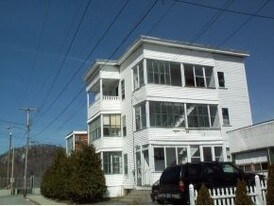 212-216 Willow St in Berlin, NH - Building Photo