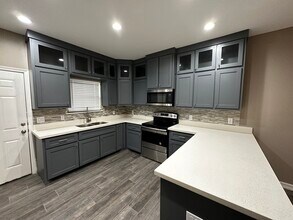 2005 Harrison St, Unit 3 in Weslaco, TX - Foto de edificio - Building Photo