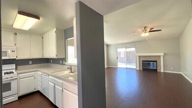 3105 Silver Spur Way in Bakersfield, CA - Building Photo - Building Photo