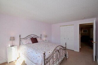 2200 Skyline Dr in Lowell, MA - Building Photo - Building Photo