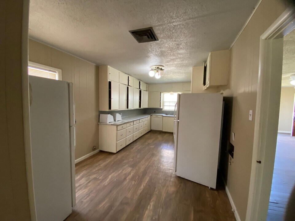 1611 28th St in Lubbock, TX - Building Photo