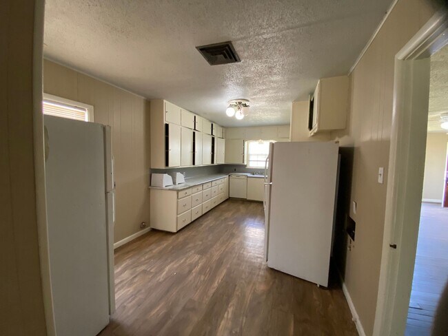 property at 1611 28th St