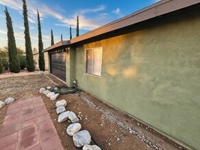 58161 Delano Trail in Yucca Valley, CA - Building Photo - Building Photo