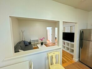 287 Dorchester St, Unit 2 in Boston, MA - Building Photo - Building Photo