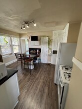 6403 W Fairview Ave-Unit -6405 in Milwaukee, WI - Building Photo - Building Photo