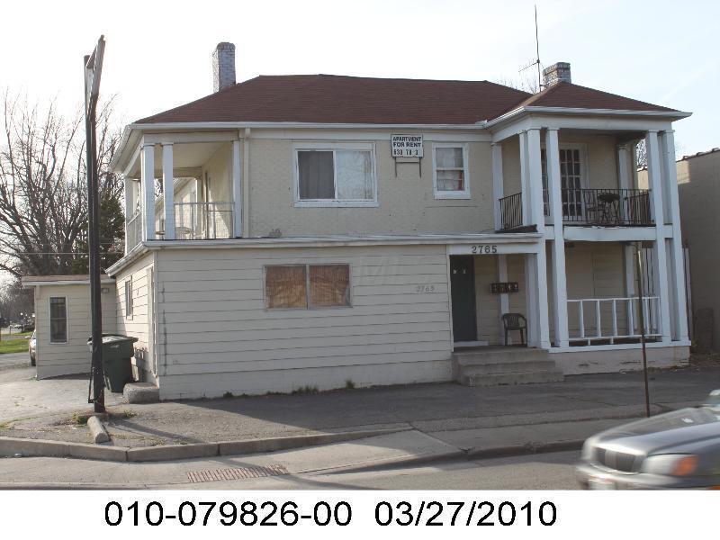 2765 Cleveland Ave in Columbus, OH - Building Photo