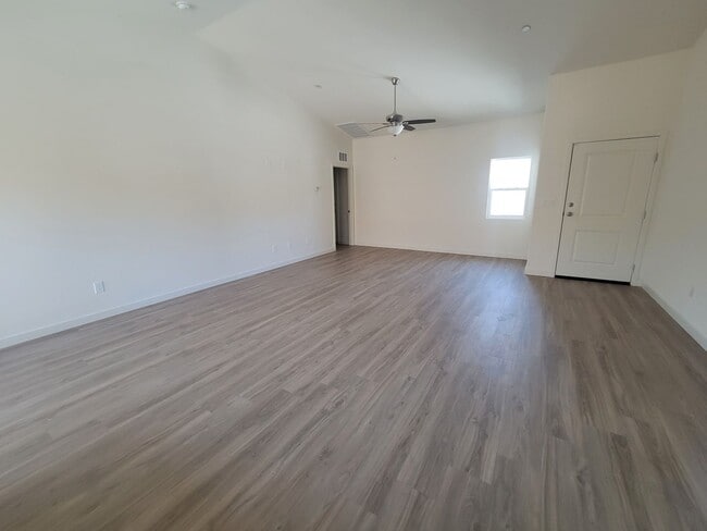 8414 Grandy St in Bakersfield, CA - Building Photo - Building Photo