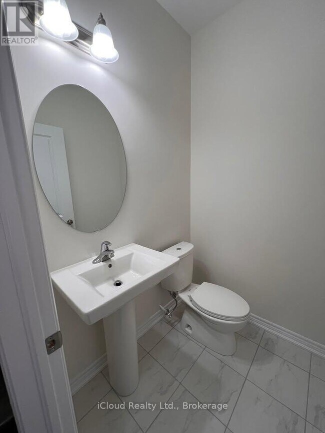 214 Broadacre Dr in Kitchener, ON - Building Photo - Building Photo