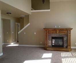 713 Mystic Creek Way in South Jordan, UT - Building Photo - Building Photo