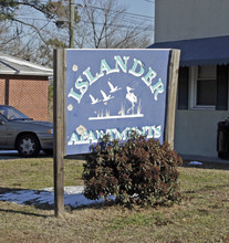 Islander Apartments in Poquoson, VA - Building Photo - Building Photo