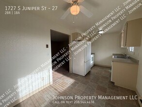 1727 S Juniper St in Nampa, ID - Foto de edificio - Building Photo