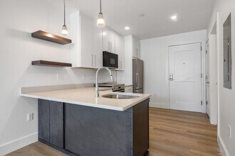 238 Deer St in Portsmouth, NH - Building Photo - Building Photo