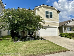 8135 Cape Fox Dr in Jacksonville, FL - Building Photo - Building Photo