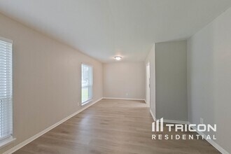 1617 Wilderness Trail in Grand Prairie, TX - Foto de edificio - Building Photo