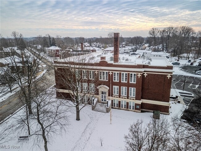 property at 25 E Spaulding St