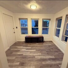 65 W Warwick Ave, Unit 65 in West Warwick, RI - Building Photo - Building Photo