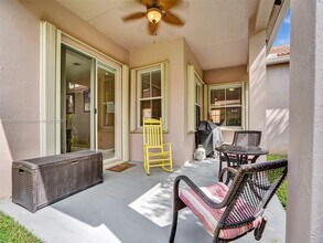 938 Bluewood Terrace in Weston, FL - Building Photo - Building Photo