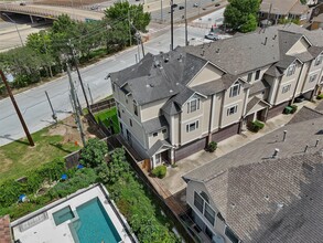 2402 Calumet St in Houston, TX - Building Photo - Building Photo