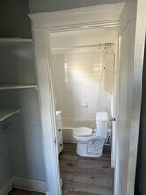 3229 E 8th St, Unit 3229 E 8th St in Long Beach, CA - Building Photo - Building Photo