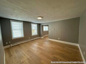 43 Cottage St in Boston, MA - Building Photo - Building Photo