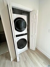 93 Boston Post Rd in Milford, CT - Building Photo - Building Photo