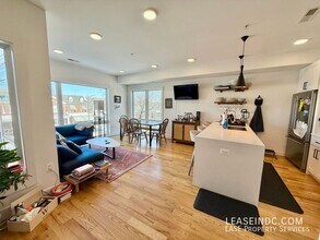 1719 D St NE in Washington, DC - Building Photo - Building Photo