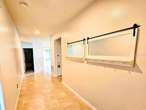 8594 Rindge Rd in Polk City, FL - Foto de edificio - Building Photo