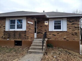 5707-5709 NE 51st St in Kansas City, MO - Building Photo