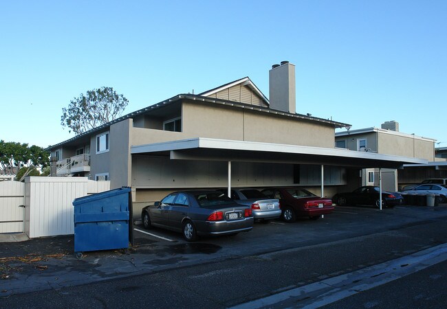 1142 Rutland Rd in Newport Beach, CA - Building Photo - Building Photo