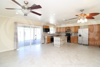 2728 W Villa Rita Dr in Phoenix, AZ - Building Photo - Building Photo