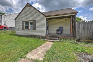 2913 Ashley St in Kingsport, TN - Building Photo