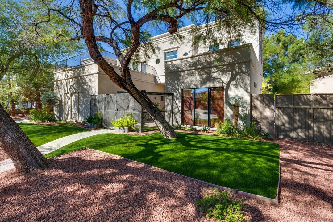 628 Edgebrook Dr in Las Vegas, NV - Building Photo