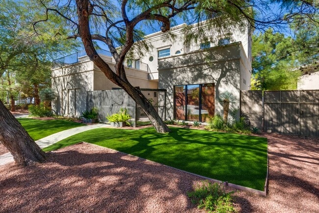 property at 628 Edgebrook Dr