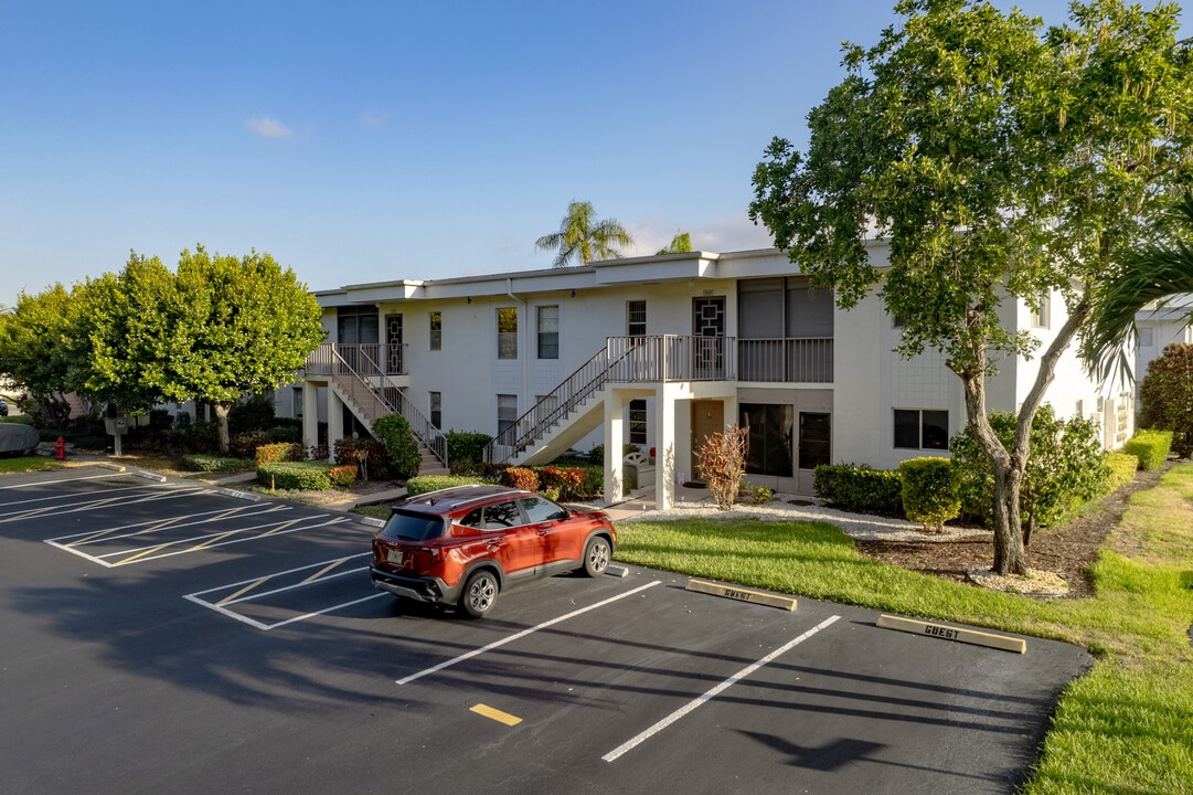 International Club Condominiums in Delray Beach, FL - Building Photo