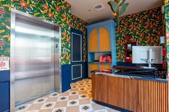 1200 Ocean Dr, Unit SI ID1475827P in Miami Beach, FL - Foto de edificio - Building Photo