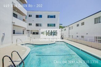 449 Le Doux Rd in Los Angeles, CA - Building Photo - Building Photo