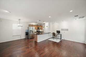 1521 Saulnier St in Houston, TX - Building Photo - Building Photo