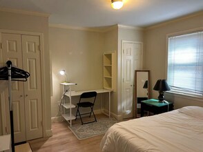 7522 Benjamin St, Unit 203 in New Orleans, LA - Foto de edificio - Building Photo