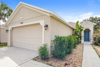 7603 Forest Mere Dr in Riverview, FL - Building Photo - Building Photo