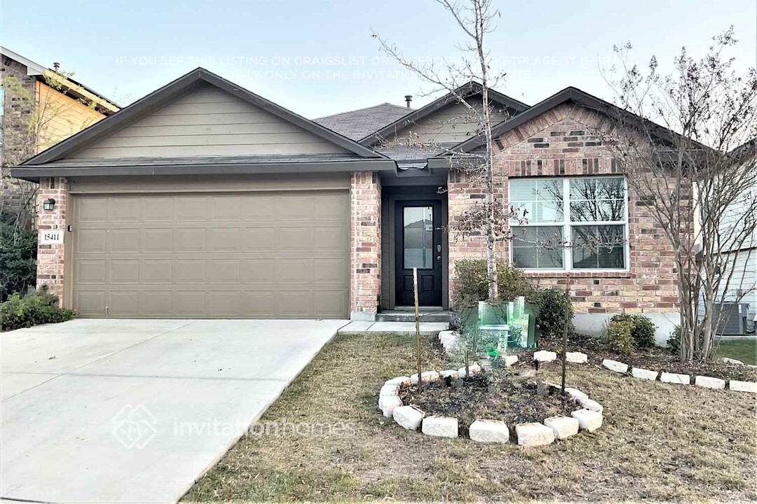 15411 Cooks Petrel in San Antonio, TX - Building Photo