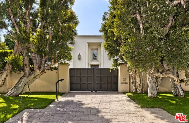 property at 211 S Rockingham Ave
