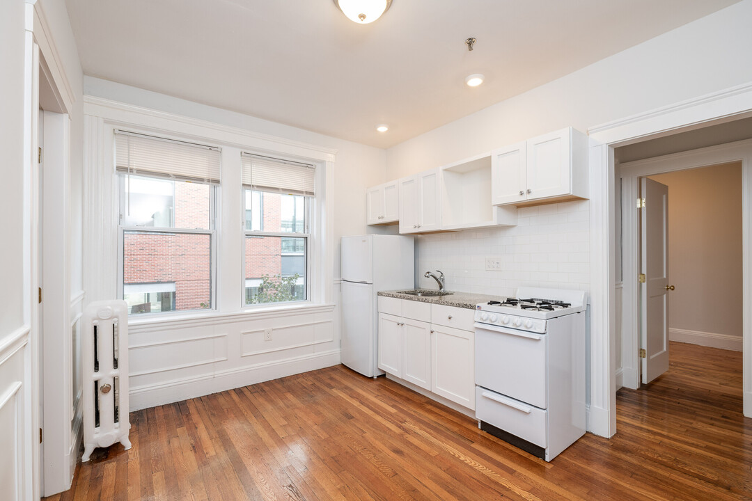 27 Worthington St, Unit 11 in Boston, MA - Building Photo