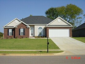 544 Jasmine Trail in Prattville, AL - Building Photo