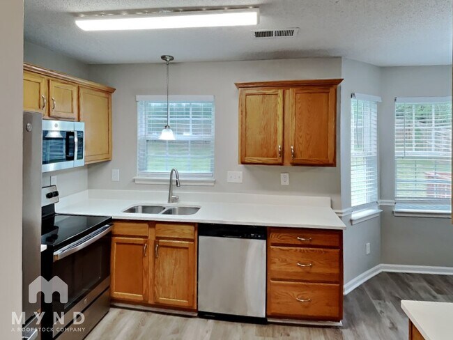 219 Chattaroy Dr in Charlotte, NC - Building Photo - Building Photo