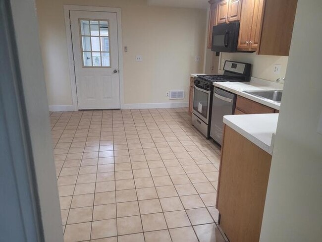 337 Fairport Rd in East Rochester, NY - Building Photo - Building Photo