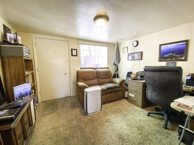 97-103 W Taylor St in Reno, NV - Building Photo - Interior Photo